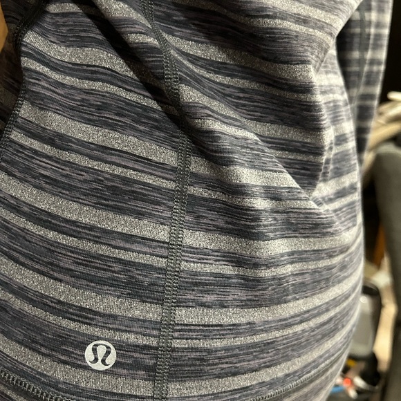 Lululemon striped jacket women’s size 5 - Picture 6 of 9